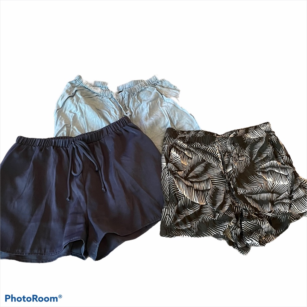 Bundle of 3 shorts
